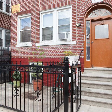 Studio, One And Two Bedroom Apartments - Bronx Нью-Йорк Экстерьер фото